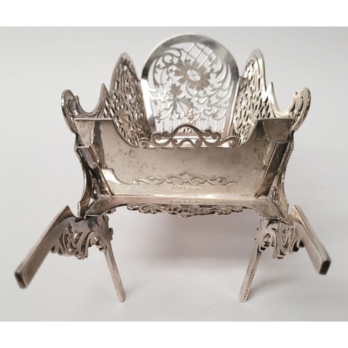 248 - A SOLID SILVER BEAUTIFULLY MADE FRETWORK DECORATED WHEEL BARROW DISH, beautifully made with scrollin... 