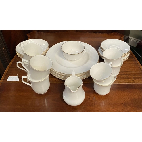 260 - A COLLECTION OF ‘QUEEN ANNE’ BONE CHINA, to include six large plates, four bowls, four small plates,... 