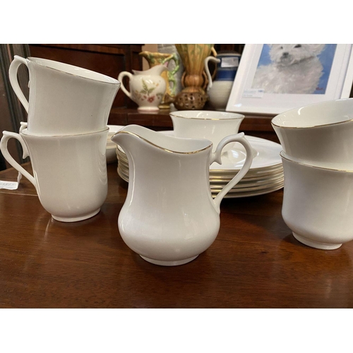 260 - A COLLECTION OF ‘QUEEN ANNE’ BONE CHINA, to include six large plates, four bowls, four small plates,... 