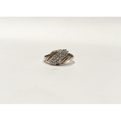 34 - A FANTASTIC 9CT GOLD TRIPLE ROW DIAMOND COCKTAIL RING, with three rows of round cut diamonds in claw... 