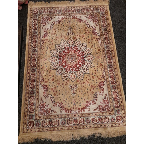 43 - A VERY GOOD QUALITY LATE 20TH CENTURY FLORAL PATTERNED FLOOR RUG, ground colour cream, with red high... 