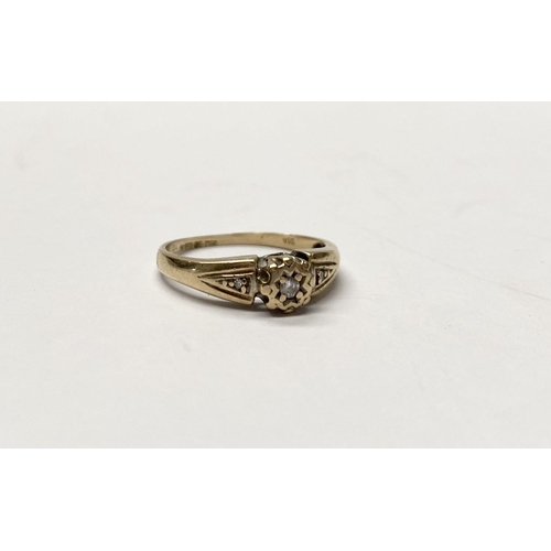 52 - A PRETTY 9CT YELLOW GOLD DIAMOND SOLITAIRE RING, Marked to interior band DIA, 375, GA. With central ... 