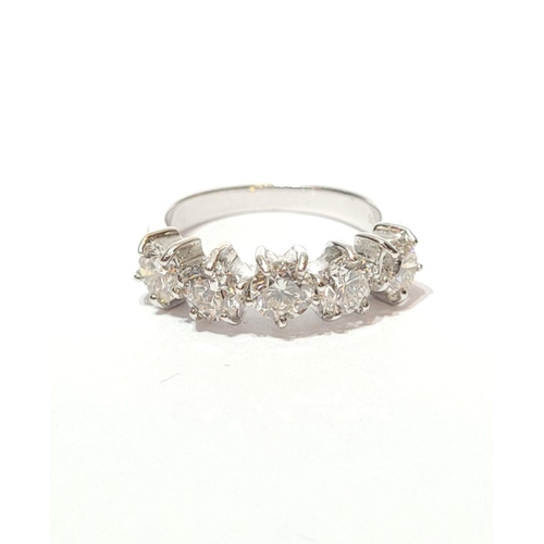 61 - AN 18CT WHITE GOLD 5 STONE DIAMOND RING, total diamond weight 2.00cts, with colour G & Clarity of VS... 