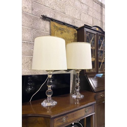 72 - AN EXCELLENT PAIR OF CLEAR GLASS DOUBLE LOBE TABLE LAMPS, c.1980, with original shades. Dimensions: ... 