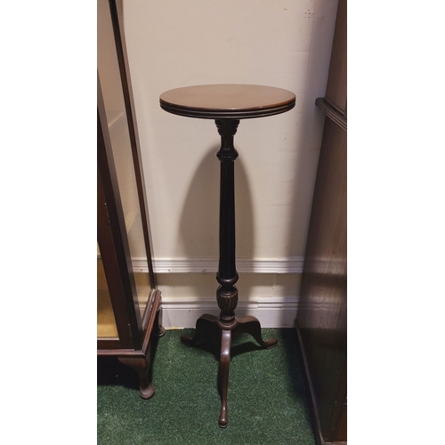 101 - A GOOD EARLY 20TH CENTURY MAHOGANY JARDINÉRE STAND, with circular top having reeded edge, raised on ... 