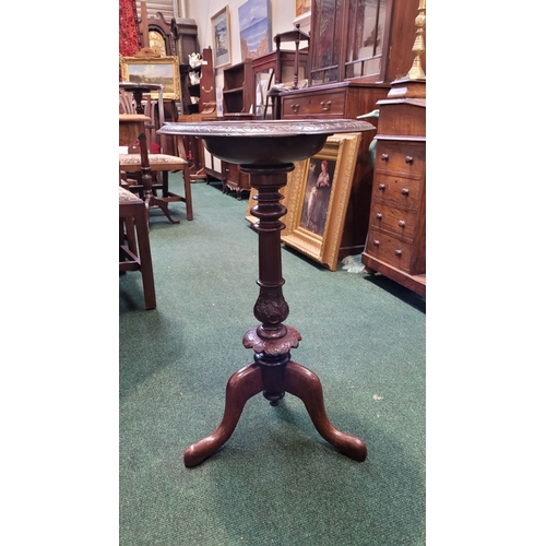 113 - A FINE 19TH CENTURY MAHOGANY CARVED & WOODTURNED WASH STAND, with a circular bowl holder to the top ... 