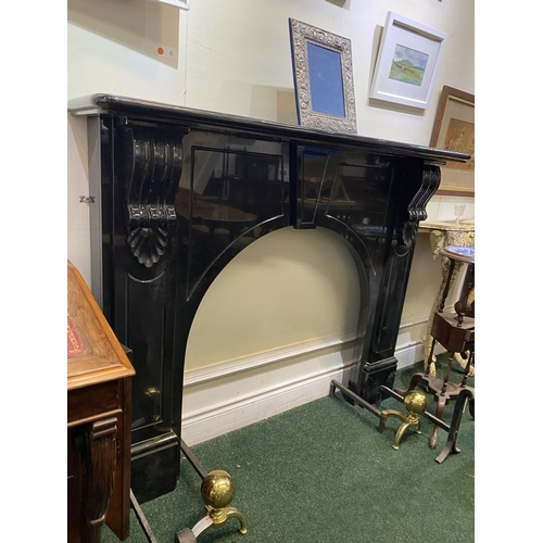 119 - A VERY GOOD HIGH QUALITY BLACK MARBLE FIREPLACE, simple elegant form, the rectangular shelf with rou... 