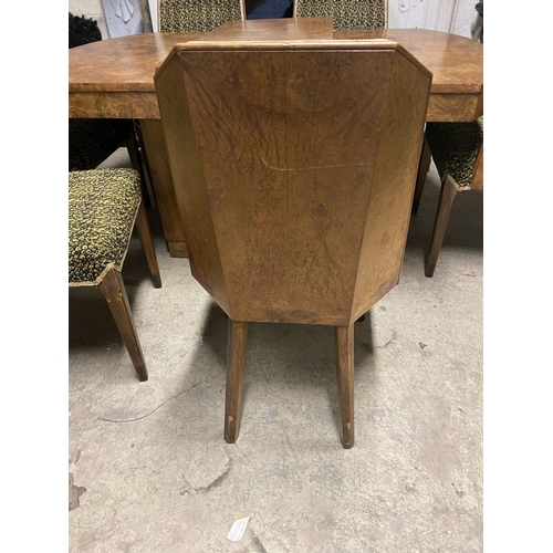 141 - AN EXCELLENT ART DECO WALNUT EXTENDING DINING TABLE WITH FOUR CHAIRS & TWO CARVERS, c.1940, the tabl... 