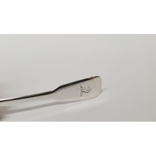 165 - A GEORGE IV IRISH SILVER CADDY SPOON, by S. Neville, date letter of 1823. 15cm long, 1ozt.