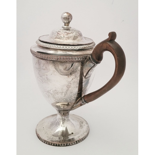 166 - A GOOD QUALITY MID 19TH CENTURY SHEFFIELD SILVER PLATE GRAVY POT, circa 1850, with a lift away lid, ... 