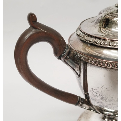 166 - A GOOD QUALITY MID 19TH CENTURY SHEFFIELD SILVER PLATE GRAVY POT, circa 1850, with a lift away lid, ... 