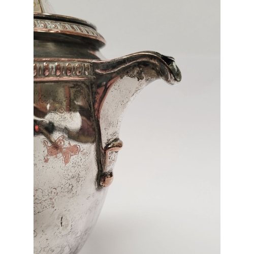 166 - A GOOD QUALITY MID 19TH CENTURY SHEFFIELD SILVER PLATE GRAVY POT, circa 1850, with a lift away lid, ... 