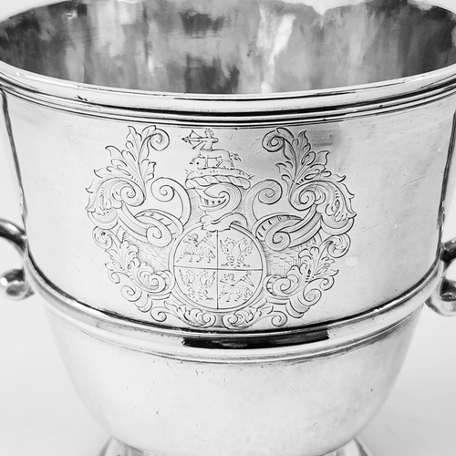 170 - AN EXCELLENT IRISH GEORGE I SILVER TWO HANDLED CUP, Hallmarked Maker William Bell, Dublin, 1717. Wit... 