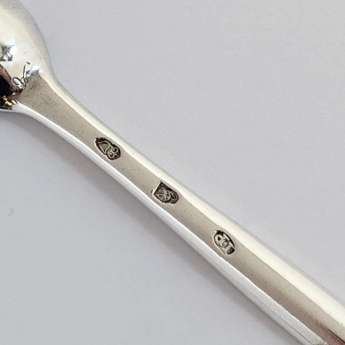 171 - AN IRISH GEORGE II SILVER MARROW SCOOP, Hallmarked Maker John Pittar, Dublin c.1750. Of simple form,... 