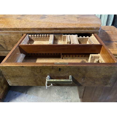 172 - AN EXCELLENT ART DECO WALNUT SERVER / SIDE BOARD/ CONSOLE,, with two bow fronted doors opening to fi... 