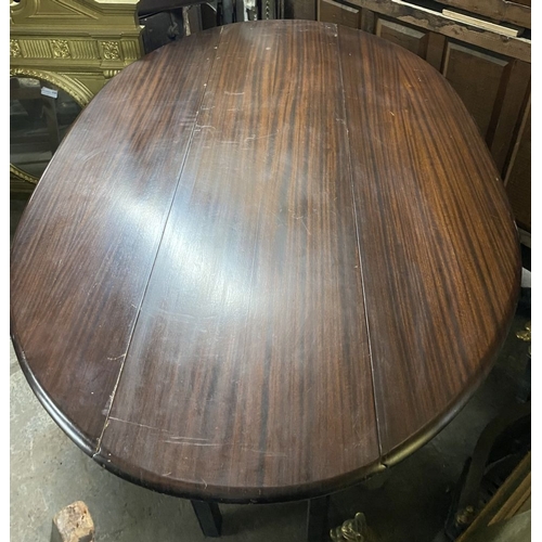 180 - A FINE MAHOGANY HUNT TABLE, drop leaf, with double gate legs to both sides, raised on square leg wit... 