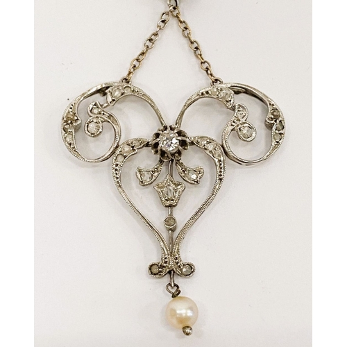 20 - A VERY FINE BELLE EPOQUE DIAMOND AND PEARL PENDANT, of ribbon bow and garland design, the raised cen... 