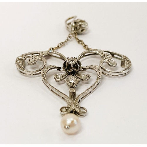 20 - A VERY FINE BELLE EPOQUE DIAMOND AND PEARL PENDANT, of ribbon bow and garland design, the raised cen... 