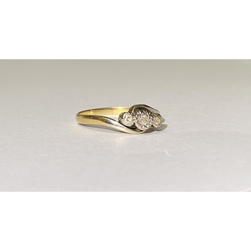 234 - A BEAUTIFUL 18CT & PLATINUM THREE STONE DIAMOND RING, with central round cut diamond in illusion set... 