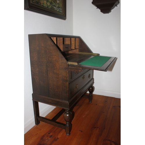 316 - A GOOD QUALITY ANTIQUE MAHOGANY FALL FRONT SECRETAIRE DESK, the interior with compartments including... 