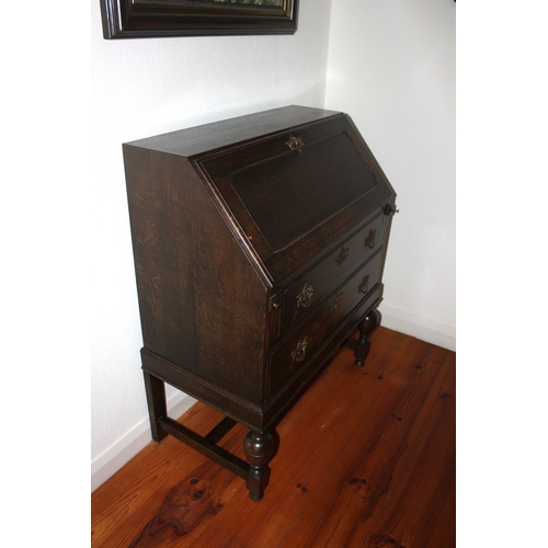 316 - A GOOD QUALITY ANTIQUE MAHOGANY FALL FRONT SECRETAIRE DESK, the interior with compartments including... 