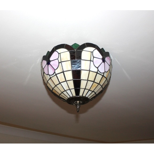 319 - A BEAUTIFUL TIFFANY STYLE STAINED GLASS CIRCULAR CEILING LAMPSHADE, with finial to base, the multi-c... 