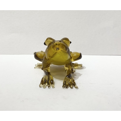 337 - A CHARMING MURANO STYLE ART GLASS FROG SCULPTURE/PAPERWEIGHT, intricate handblown piece, dimensions:... 