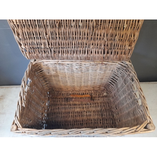 349 - A NICE VINTAGE FORTNUM & MASON HAMPER BASKET, in very good condition. Dimensions: 51cm wide x 32cm h... 