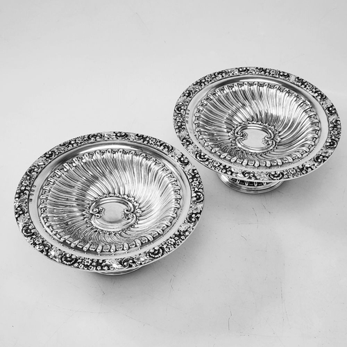 38 - AN EXCEPTIONAL PAIR OF IRISH VICTORIAN SILVER FRUIT DISHES, Made in Dublin, Makers Mark MH, 1892. Th... 