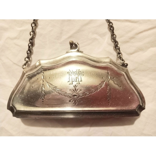 40 - AN EDWARDIAN SILVER PLATED PURSE, CIRCA 1900's, opening to reveal compartmentalised interior, engrav... 