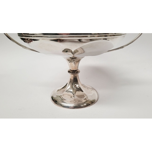 59 - AN ELEGANT EARLY 20TH CENTURY SILVER COMPORT DISH, with scrolling handles on each side, the body wit... 