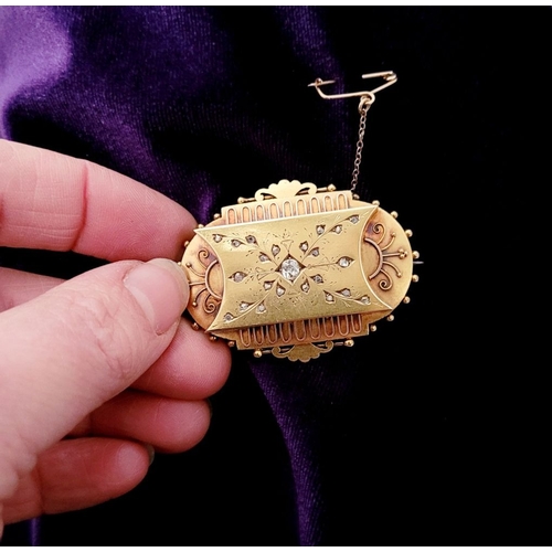 61 - A VERY BEAUTIFUL CASED LATE 19TH CENTURY GOLD & DIAMOND MOURNING BROOCH, circa 1880, 5 x 3.5 x 1cm.