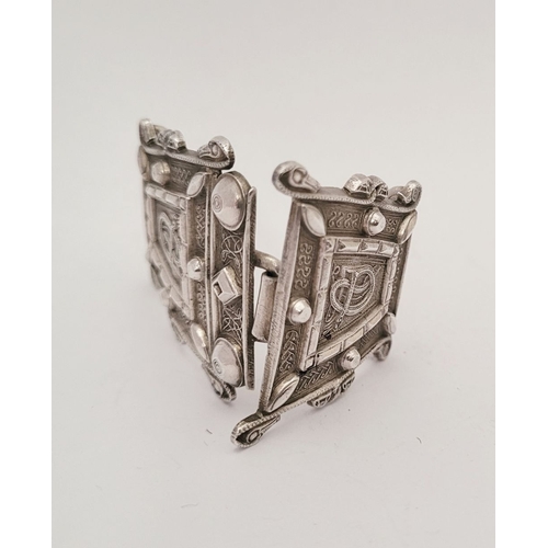 84 - AN UNUSUAL IRISH SILVER CELTIC MOTIF CLOAK BUCKLE, circa 1880, impressed with Dublin & retailer mark... 