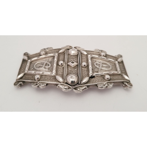 84 - AN UNUSUAL IRISH SILVER CELTIC MOTIF CLOAK BUCKLE, circa 1880, impressed with Dublin & retailer mark... 