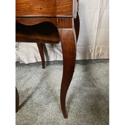 10 - A BEAUTIFUL ROSE WOOD SERPENTINE SHAPED SIDE TABLE / WORKS TABLE, with raised lip to the shaped top,... 