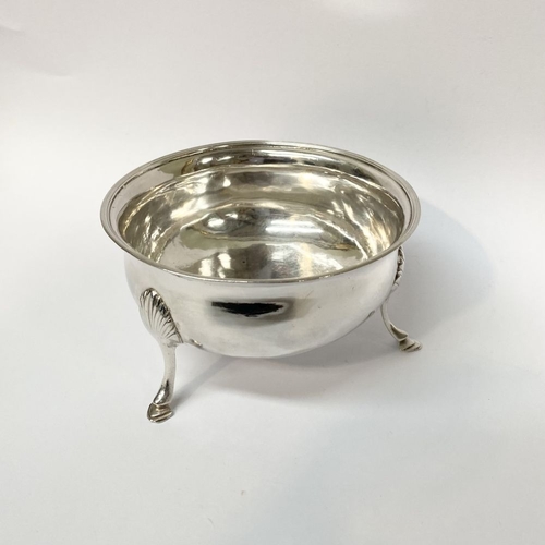 30 - AN IRISH – CORK – GEORGE III SILVER SUGAR BOWL, Hallmarked Maker 'I.W' and stamped STERLING, possibl... 