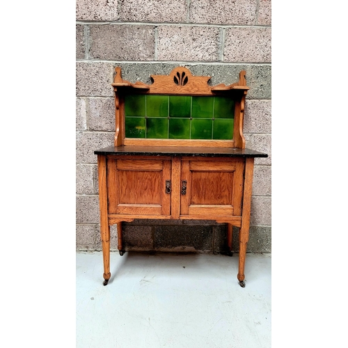 38 - A VERY FINE ARTS & CRAFTS OAK MARBLE TOPPED TILED BACK WASH STAND / SERVING TABLE, the colour/tone o... 