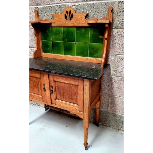 38 - A VERY FINE ARTS & CRAFTS OAK MARBLE TOPPED TILED BACK WASH STAND / SERVING TABLE, the colour/tone o... 