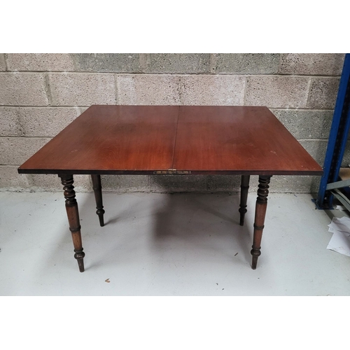 39 - AN IRISH 19TH CENTURY MAHOGANY FOLD OVER DINING / TEA TABLE, with brass hinges to the back of the fo... 