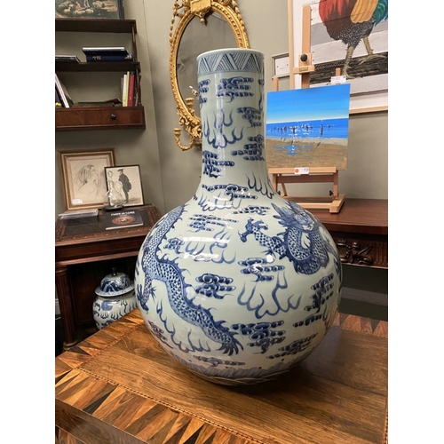 48 - AN EXCELLENT LARGE ANTIQUE CHINESE BOTTLE VASE, late 19th Century, baluster shape, decorated with pa... 