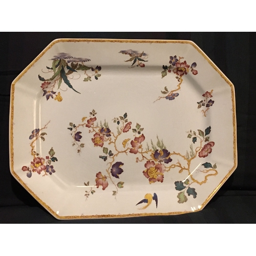 101 - A LARGE WEDGEWOOD ‘DEVON ROSE’ GEORGETOWN COLLECTION, to include a large octagonal rectangular platt... 