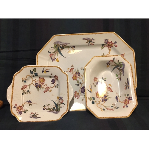 101 - A LARGE WEDGEWOOD ‘DEVON ROSE’ GEORGETOWN COLLECTION, to include a large octagonal rectangular platt... 