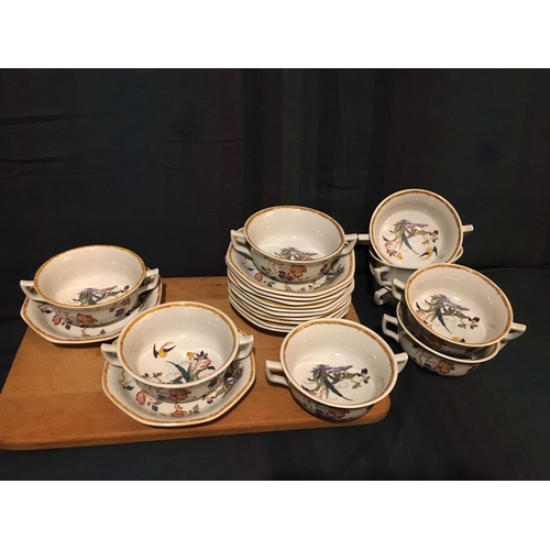 101 - A LARGE WEDGEWOOD ‘DEVON ROSE’ GEORGETOWN COLLECTION, to include a large octagonal rectangular platt... 