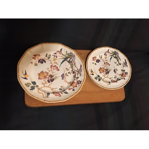 101 - A LARGE WEDGEWOOD ‘DEVON ROSE’ GEORGETOWN COLLECTION, to include a large octagonal rectangular platt... 