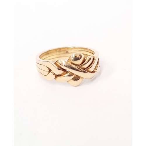 121 - AN 18CT YELLOW GOLD KNOT RING, Ring size: M ½