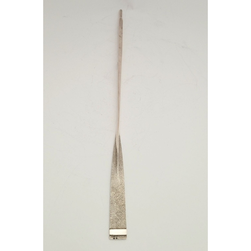 122 - AN INTERESTING MID-19TH CENTURY SOLID SILVER OAR LETTER OPENER, London hallmarks, with date letter f... 