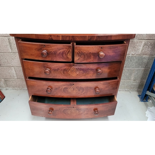 130 - A GOOD QUALITY MAHOGANY BOW FRONTED CHEST OF DRAWERS, with a 2 over 3 arrangement of drawers, each w... 