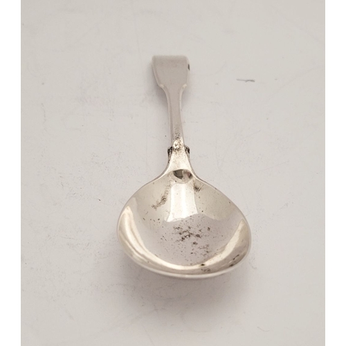 143 - AN EARLY 19TH CENTURY SILVER CADDY SPOON, of simple form, impressed with London hallmarks, date lett... 