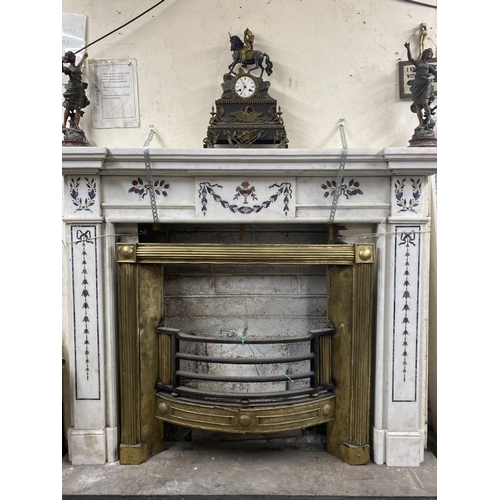 151 - AN EXCELLENT GEORGE III BRASS FIRE GRATE, the moulded brass frame with roundels to each corner, we w... 