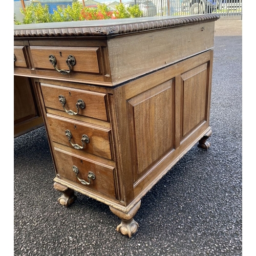 189 - A LARGE MAHOGANY PEDESTAL DESK, with tooled leather top, gadrooned edge, over 3 frieze drawers on a ... 